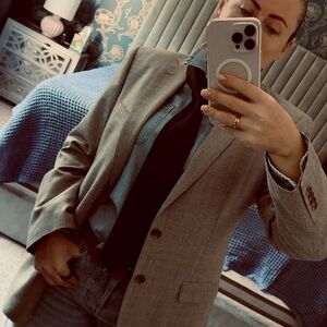 Calvin Klein Silk-Wool Blazer (Women’s Styled / Menswear Fit 38R)– Size 10